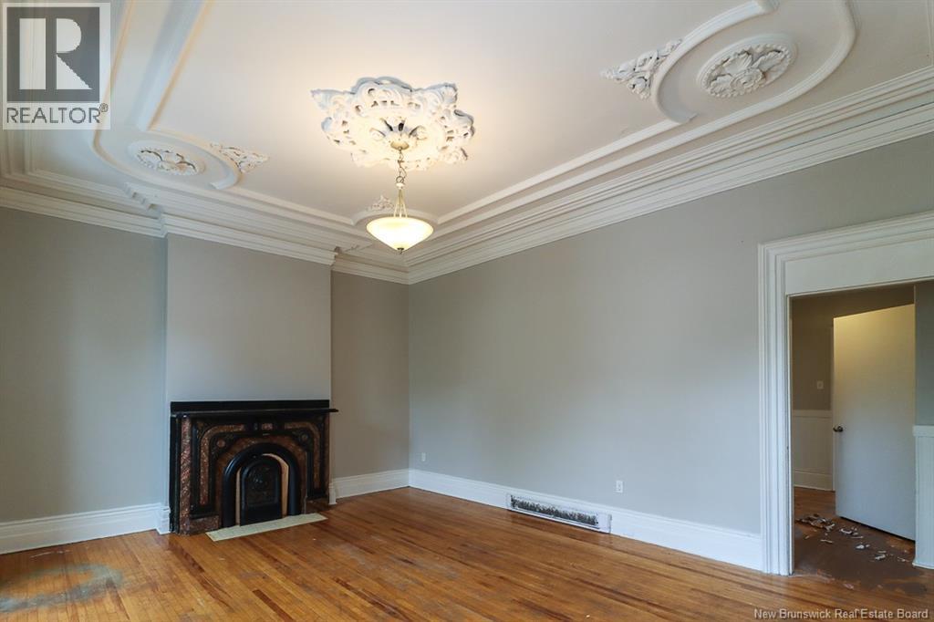 112 Queen Street Property Photo 8