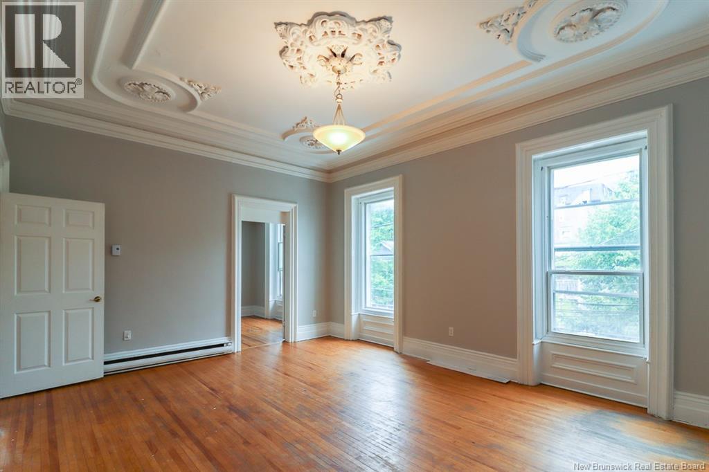 112 Queen Street Property Photo 10