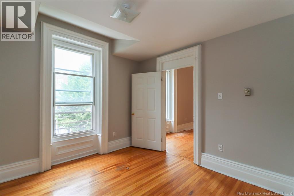 112 Queen Street Property Photo 12