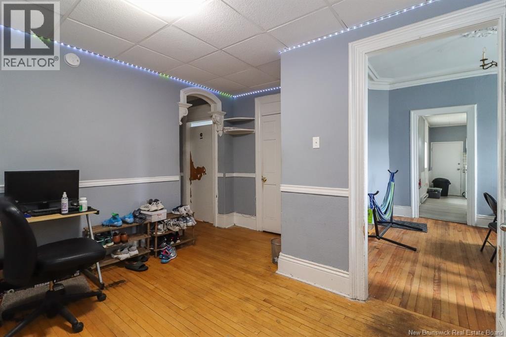 112 Queen Street Property Photo 27