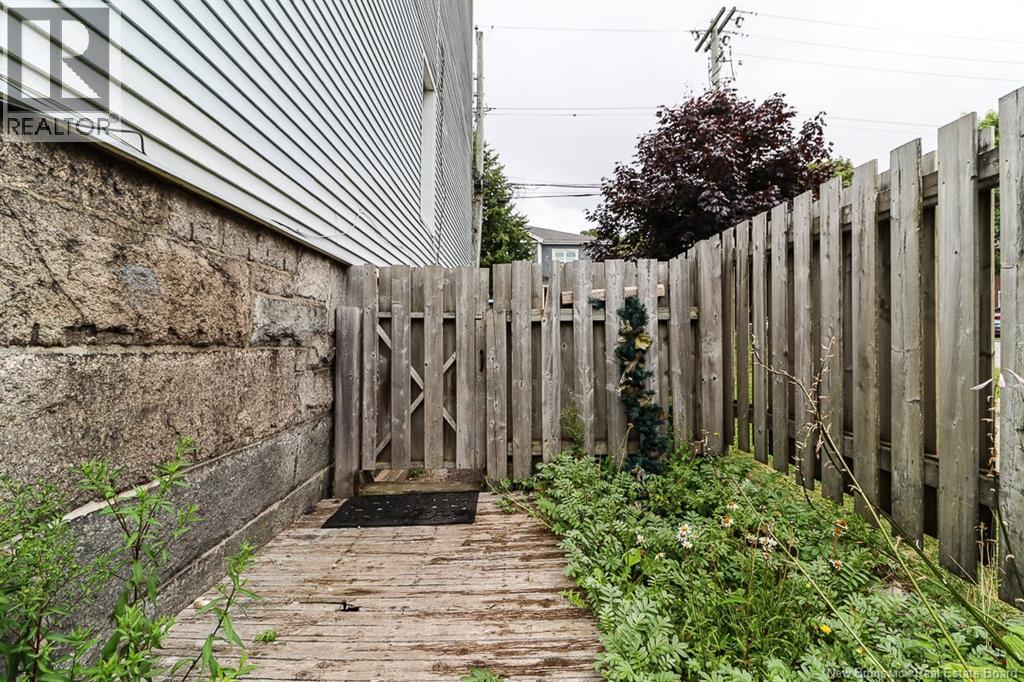 112 Queen Street Property Photo 30