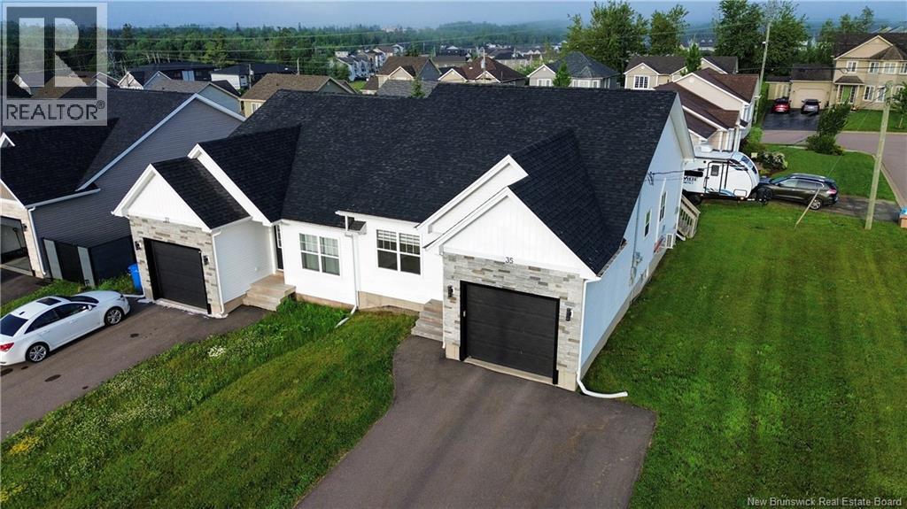 35 Anastasia Crescent