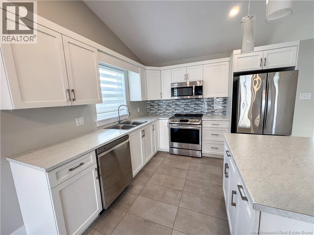 35 Anastasia Crescent Property Photo 6
