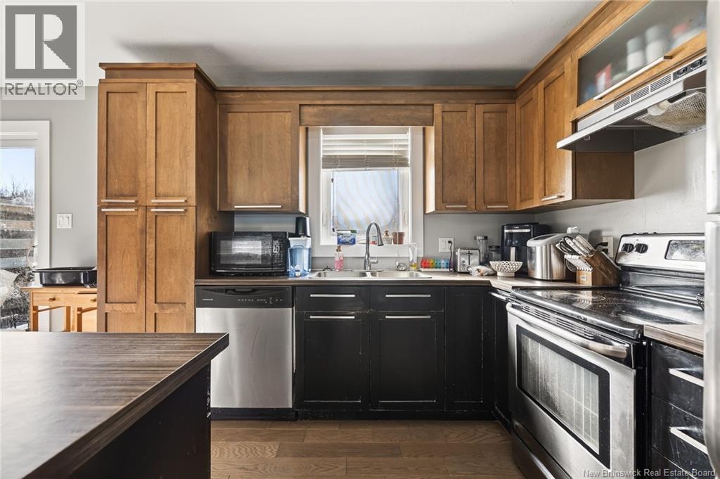 95 Doiron Street Property Photo 7