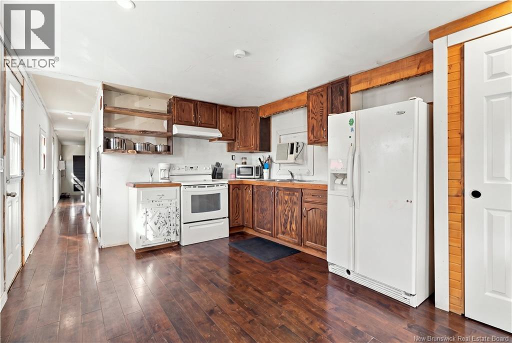 23 Douglas Crescent Property Photo 13