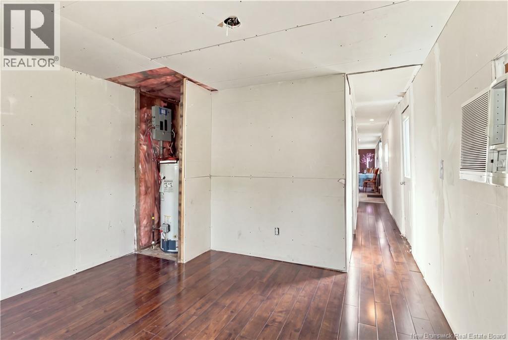 23 Douglas Crescent Property Photo 22