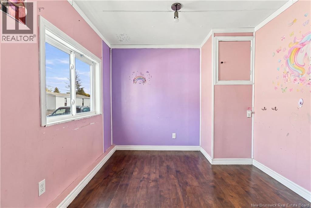 23 Douglas Crescent Property Photo 23
