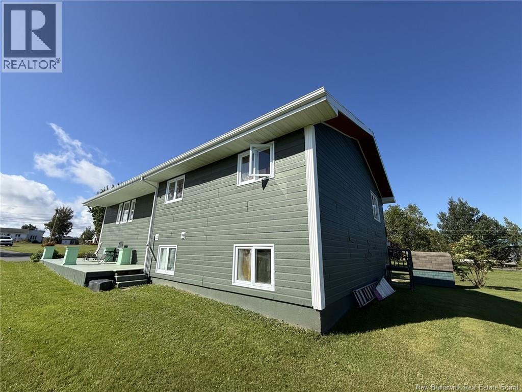 8203 Rue St-paul Property Photo 3