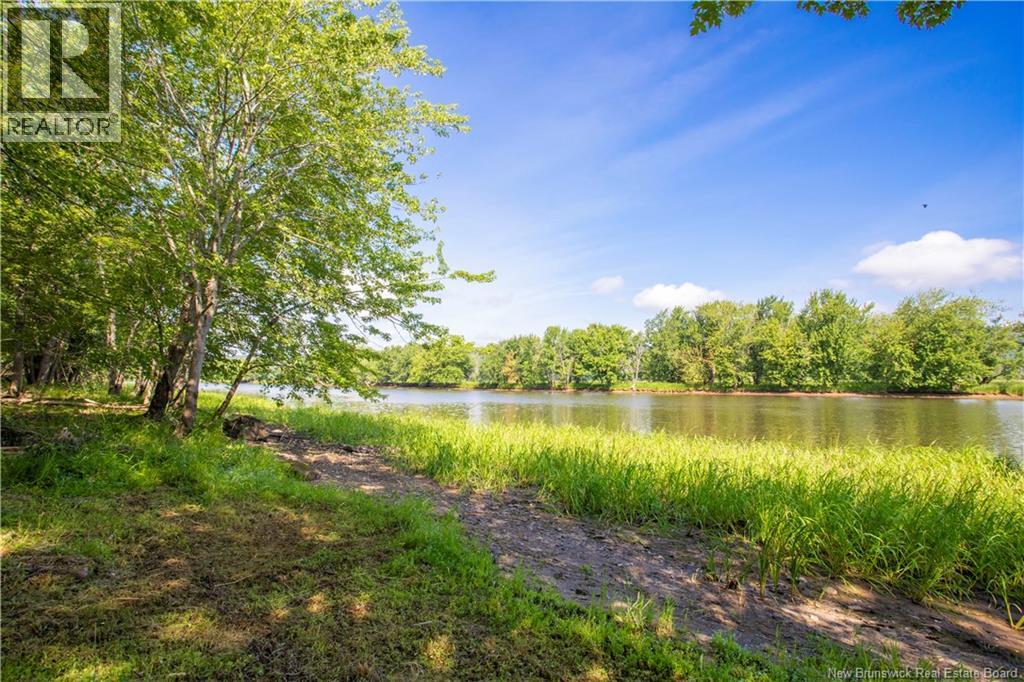 611 Darlings Island Property Photo 2