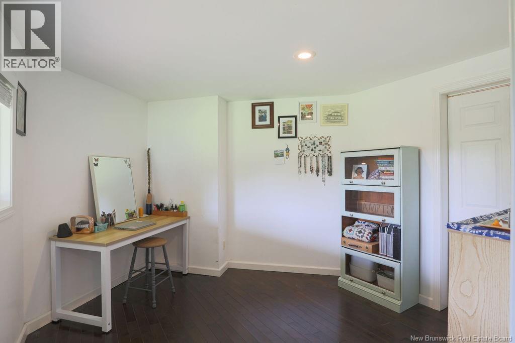 611 Darlings Island Property Photo 33