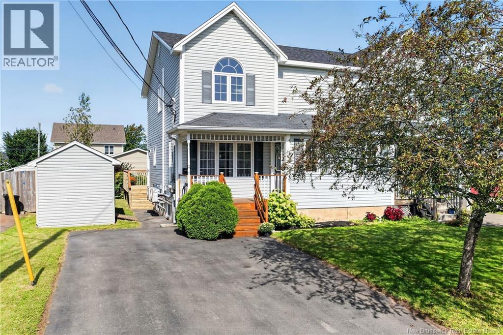 27 Stoneham Drive Property Photo 1