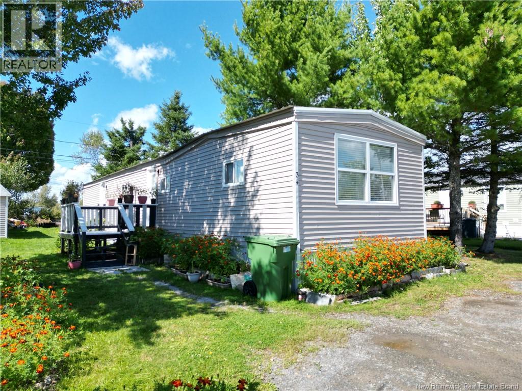 34 Leafwood Crescent Property Photo 2