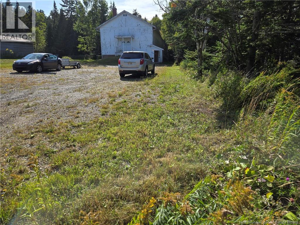 1668 Lorneville Road Property Photo 1