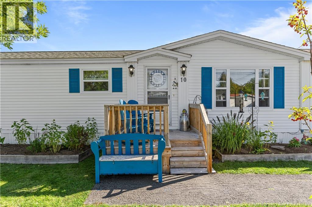 10 Peridot Street Property Photo 1
