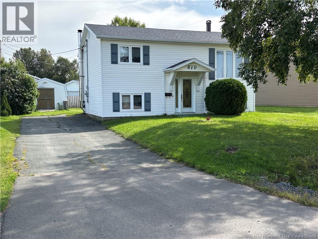 810 Couture Street Property Photo 1