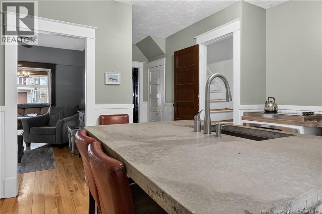 425 Lutz Street Property Photo 12