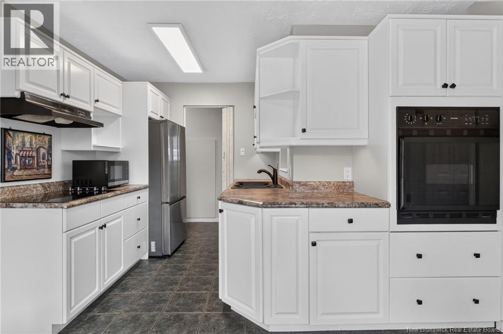 51 Weyburn Property Photo 7