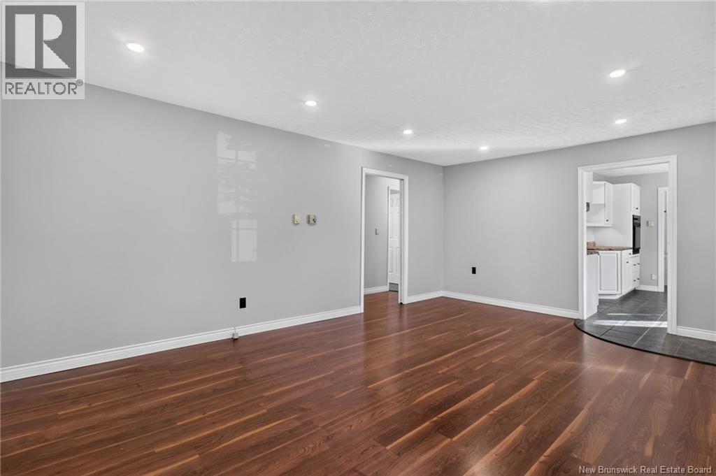 51 Weyburn Property Photo 15
