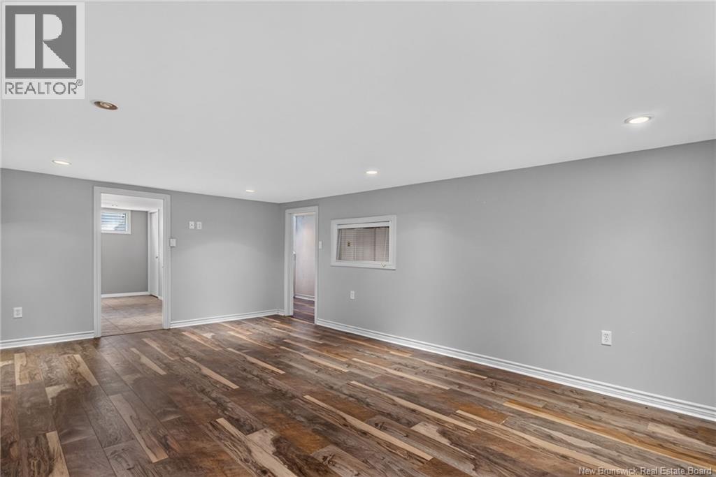 51 Weyburn Property Photo 27