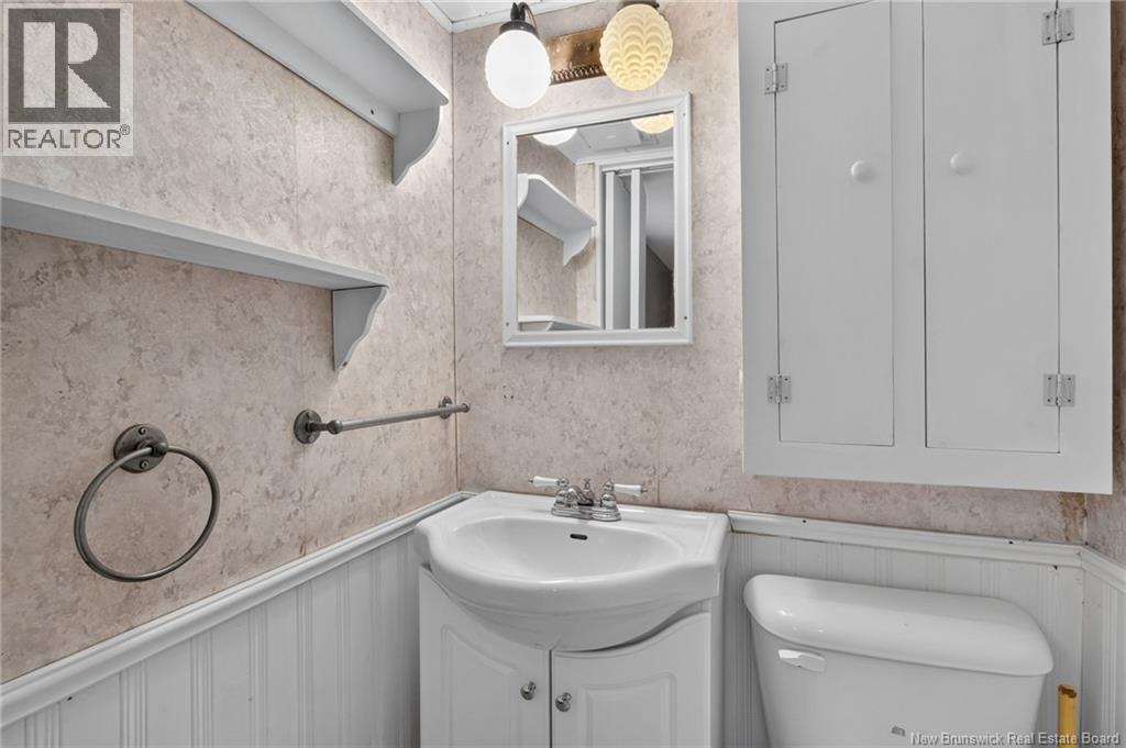 51 Weyburn Property Photo 31