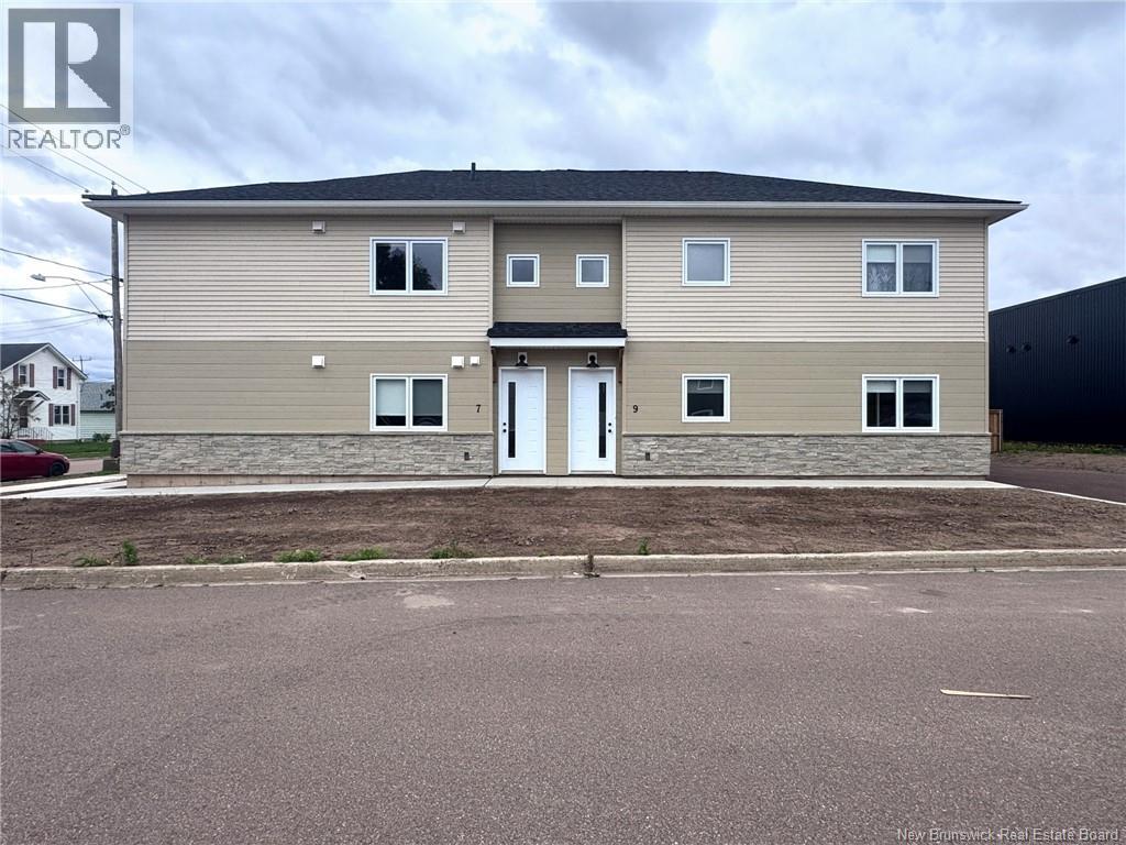 42 Winnipeg Street Property Photo 1