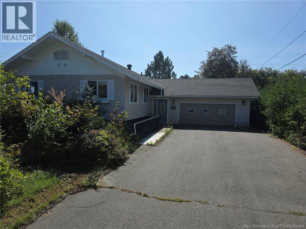 141 Neil Property Photo 1