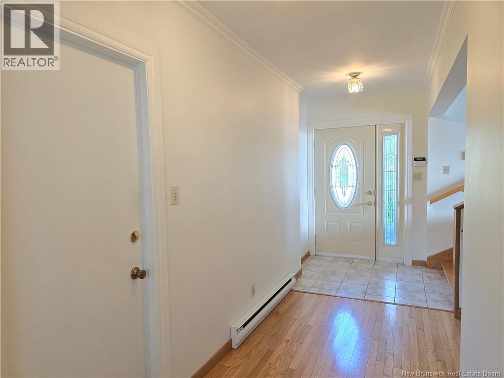 141 Neil Property Photo 8