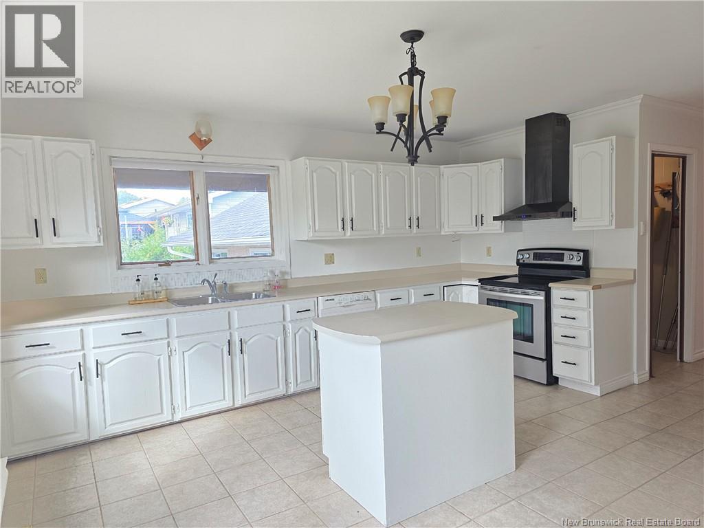 141 Neil Property Photo 17