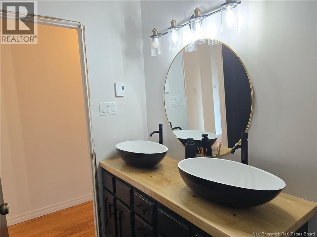 141 Neil Property Photo 21