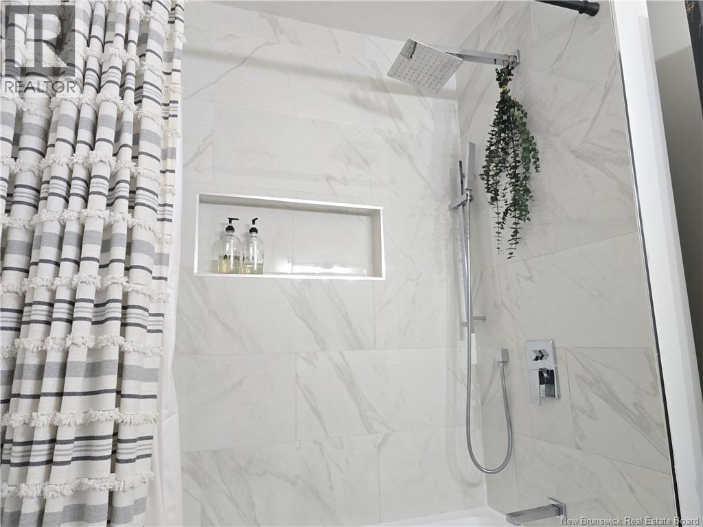 141 Neil Property Photo 22
