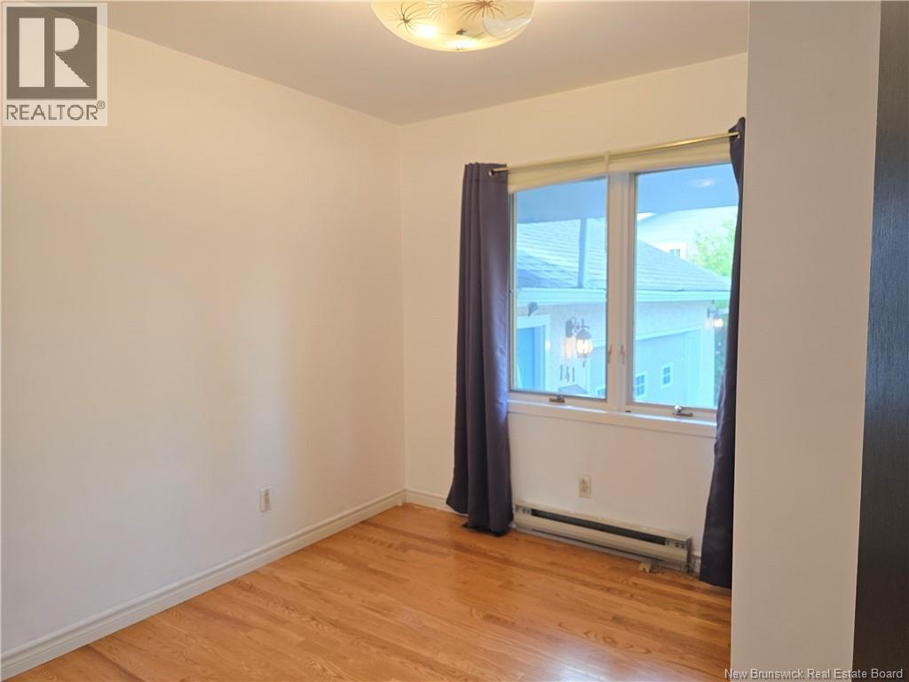 141 Neil Property Photo 23