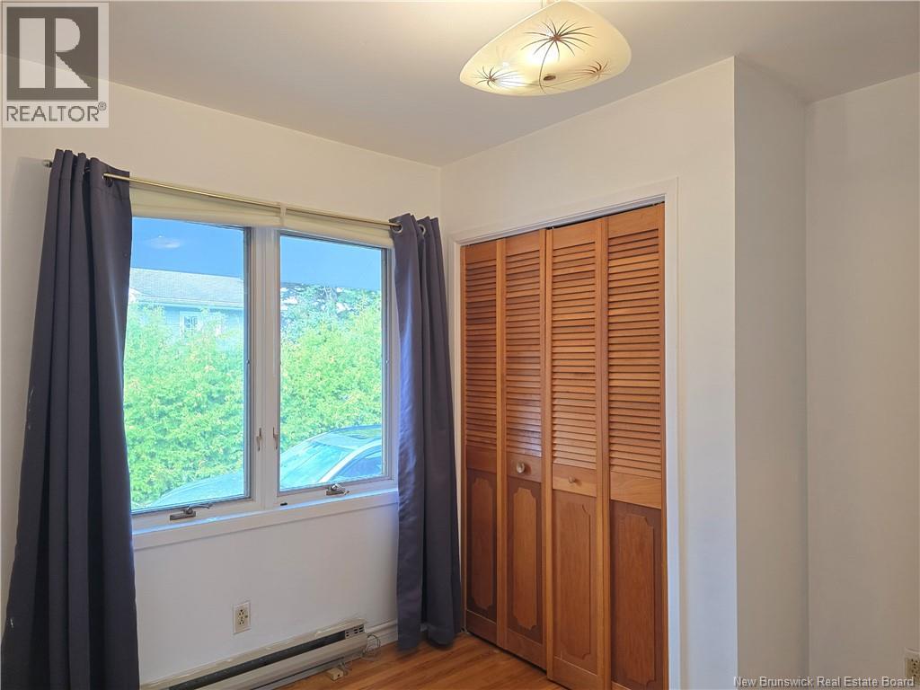 141 Neil Property Photo 24