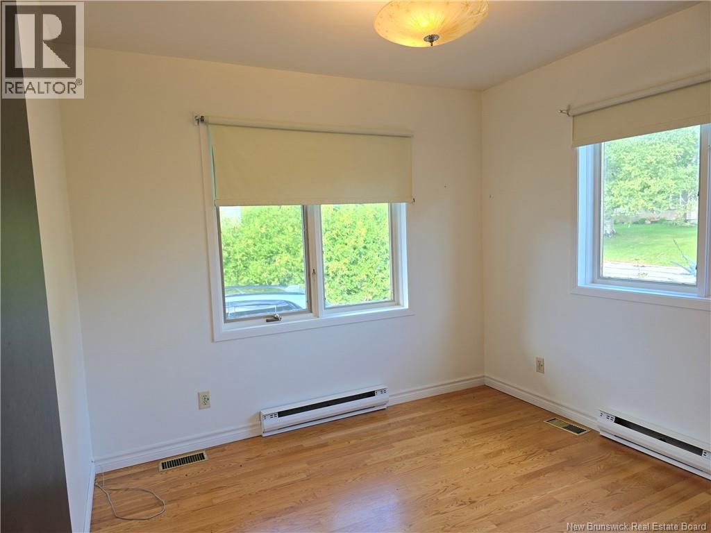 141 Neil Property Photo 25