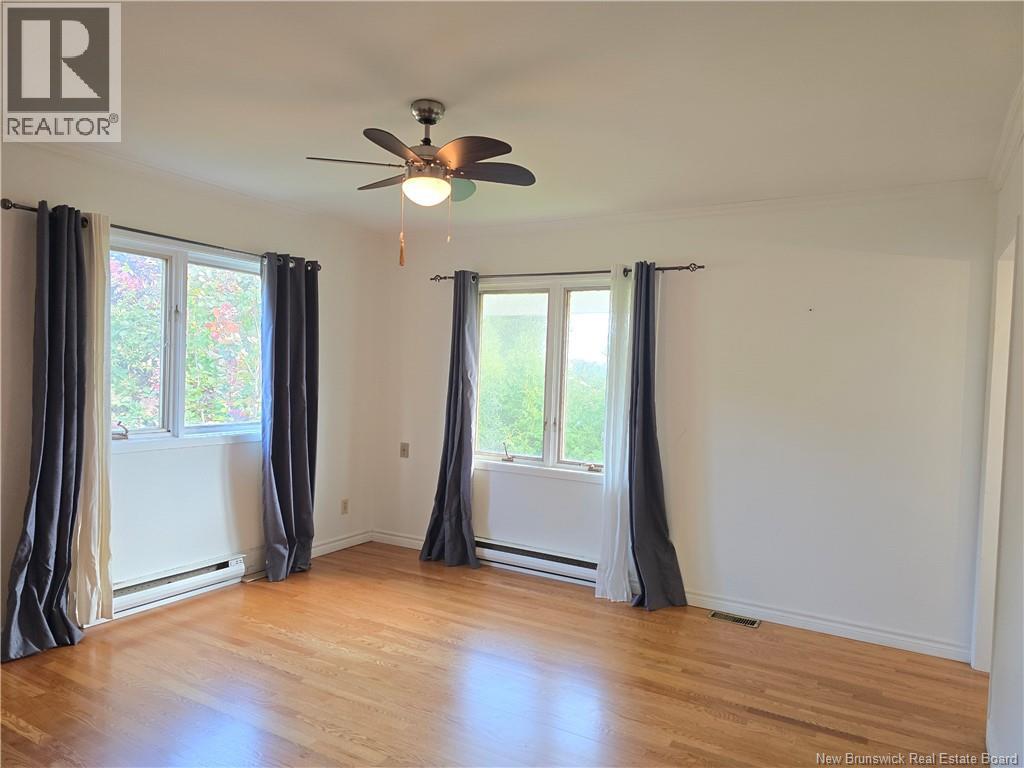 141 Neil Property Photo 27