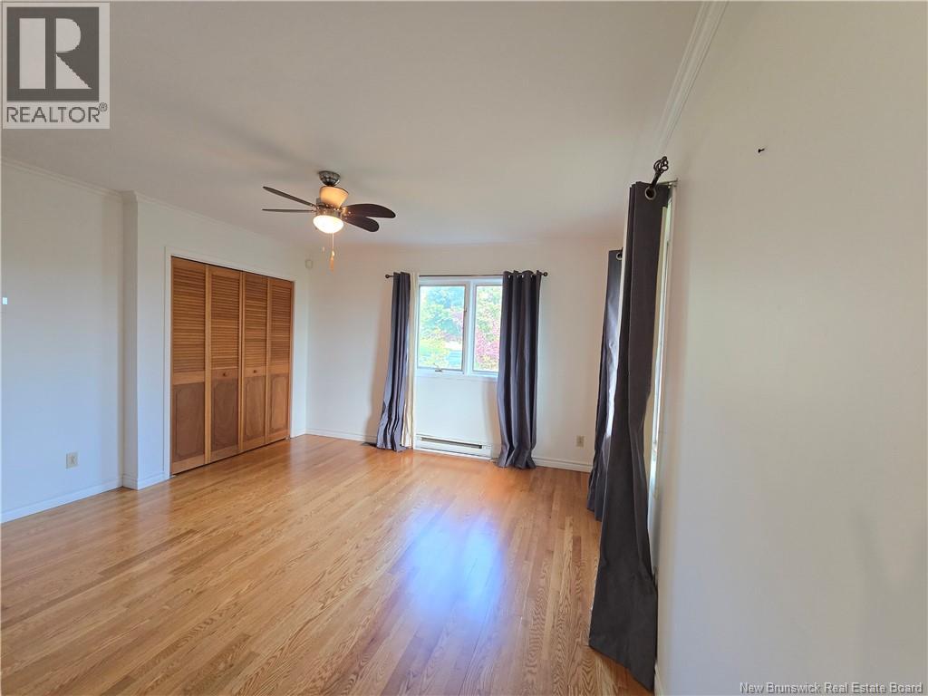 141 Neil Property Photo 29