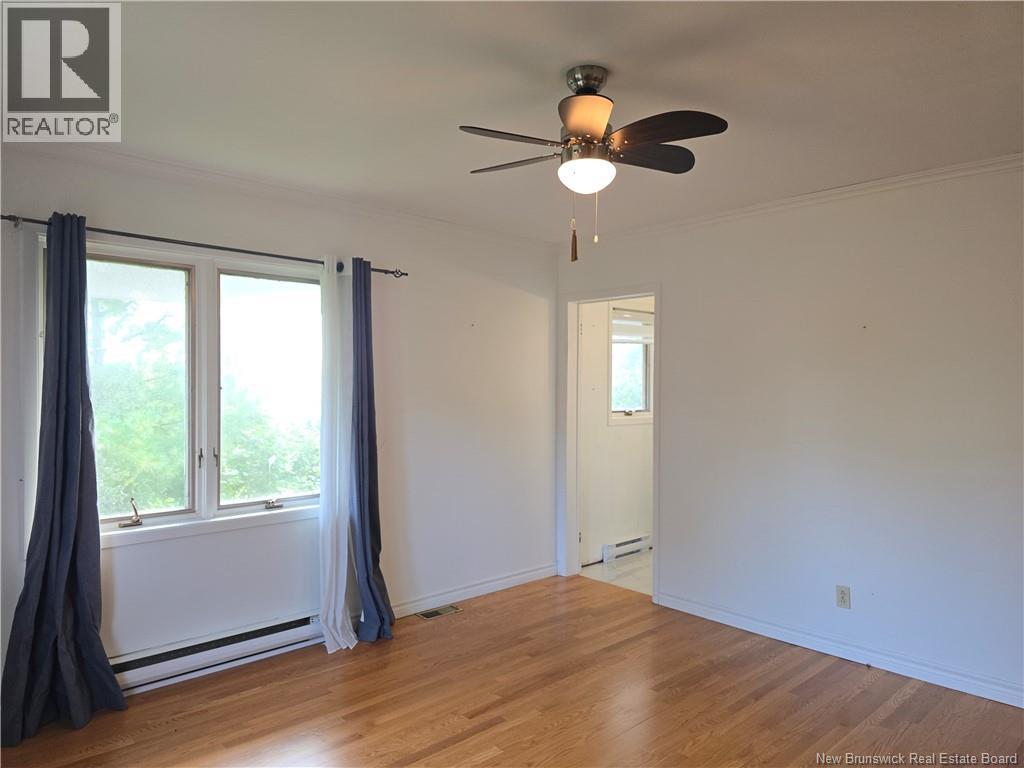 141 Neil Property Photo 30