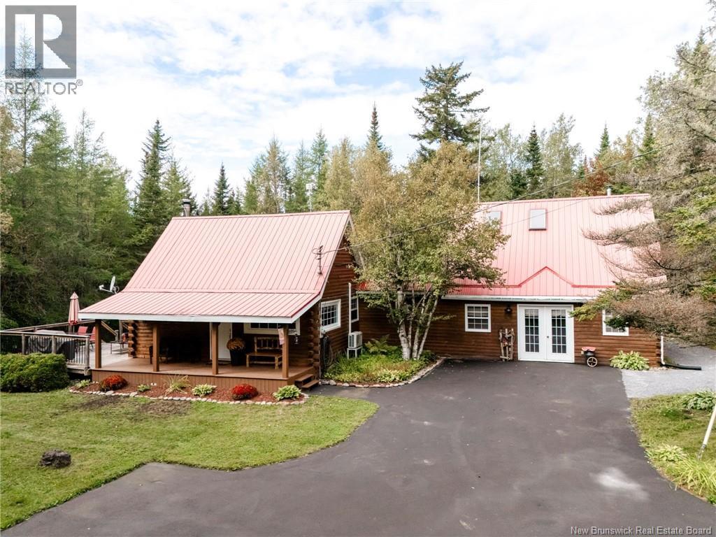 672 Lakefield Road