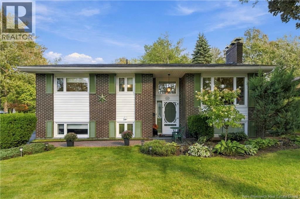 12 Chandler Crescent