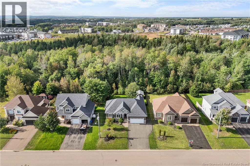 34 Valmont Crescent Property Photo 2