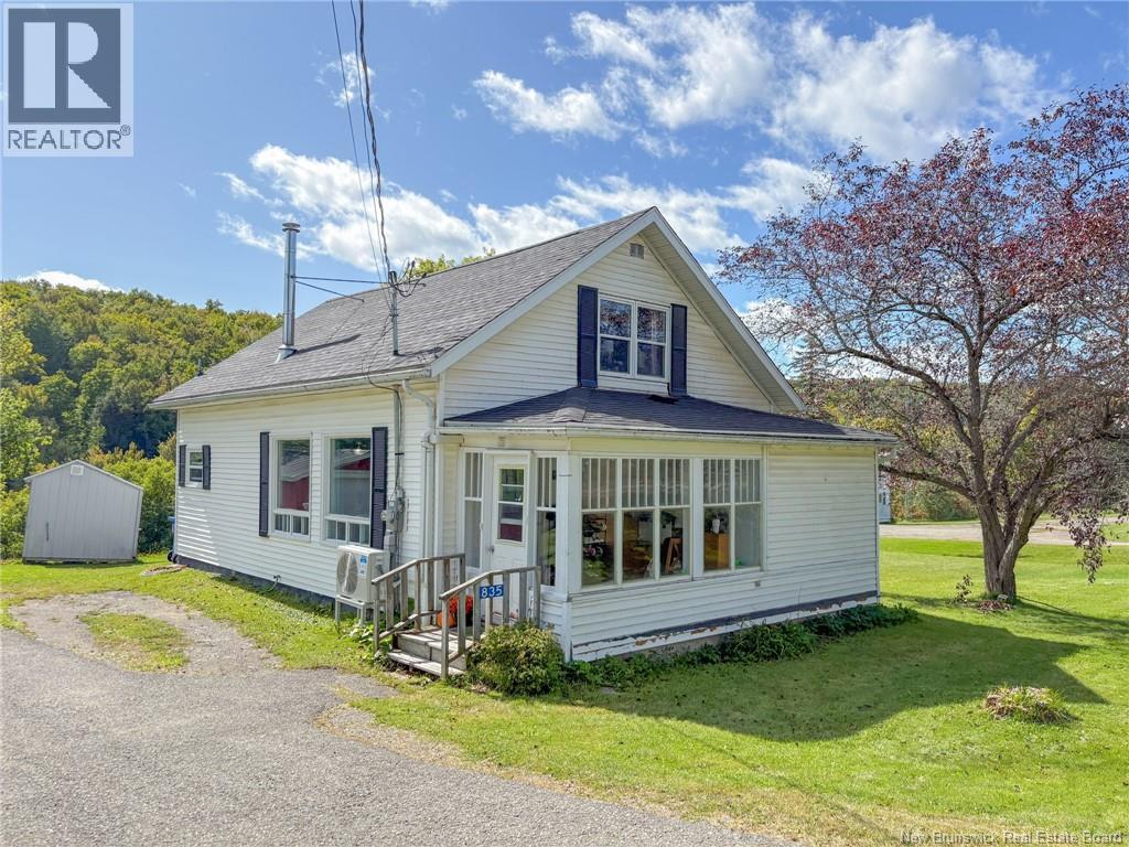 835 Central Street Property Photo 2