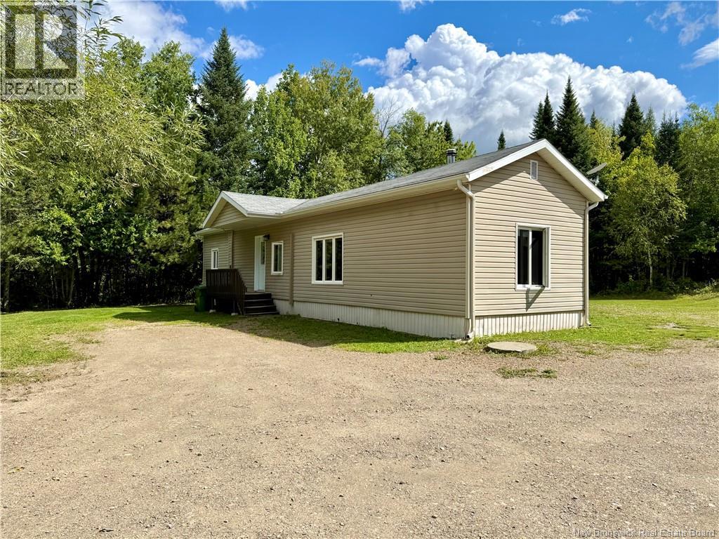 401 Chemin Smith Property Photo 2