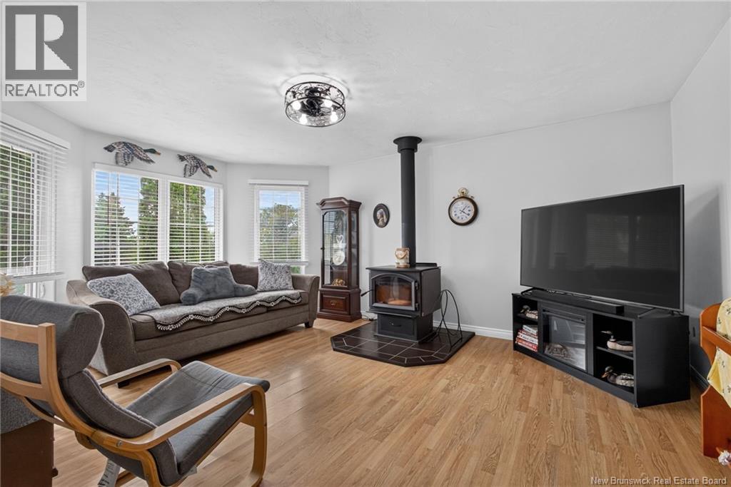 218 Riverside Drive Property Photo 6