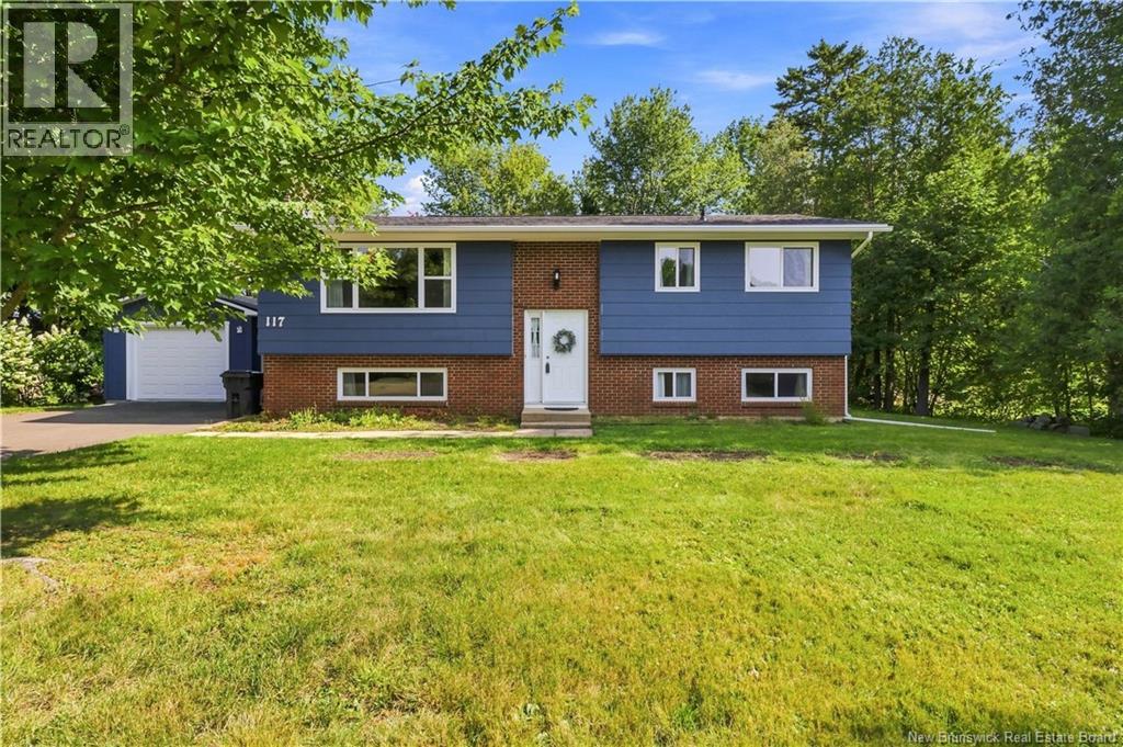 117 Confederation Avenue Property Photo 1
