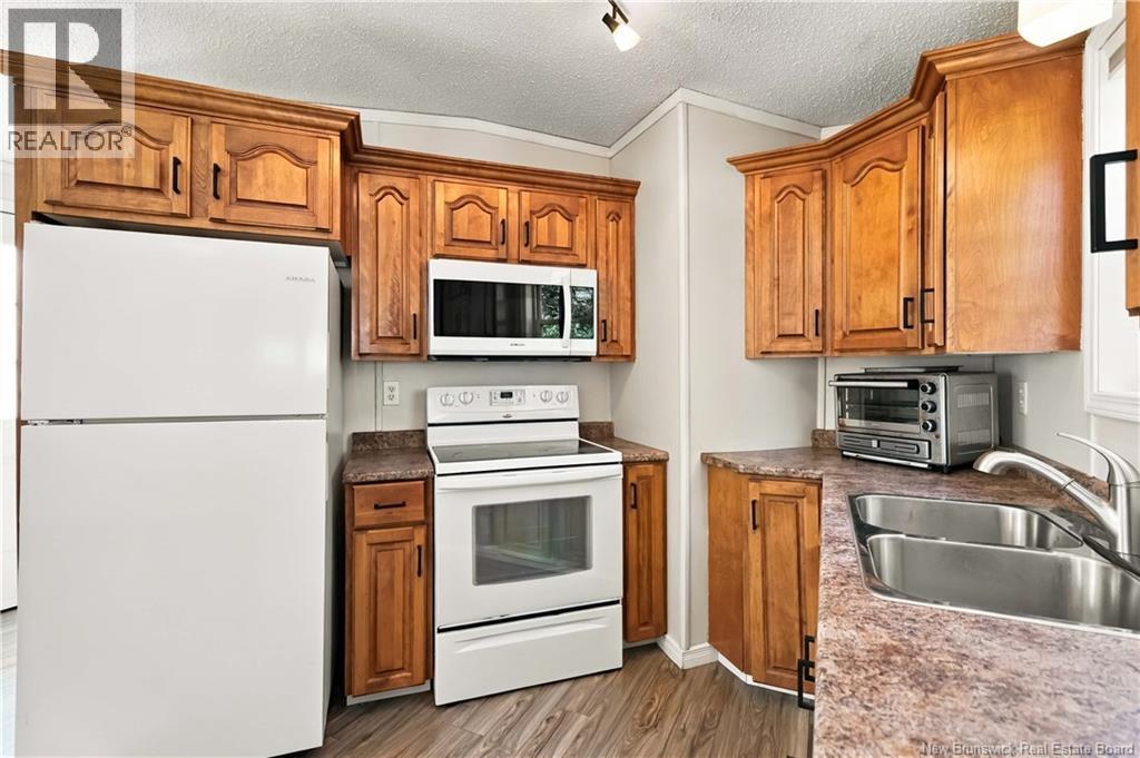 590 Champlain Street Property Photo 16