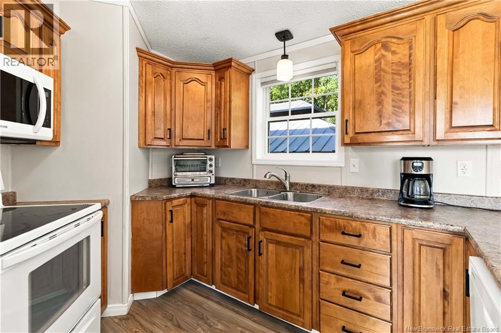 590 Champlain Street Property Photo 17