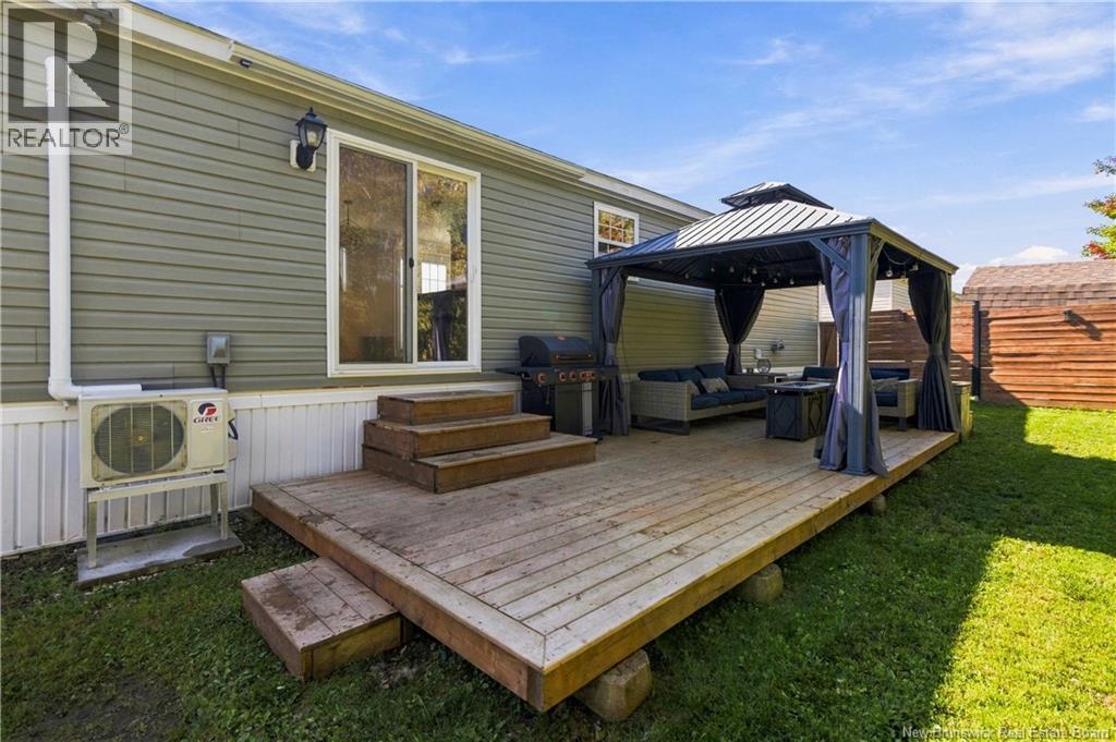 590 Champlain Street Property Photo 32
