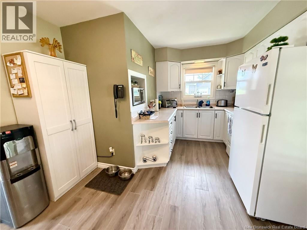 227 Francine Property Photo 4