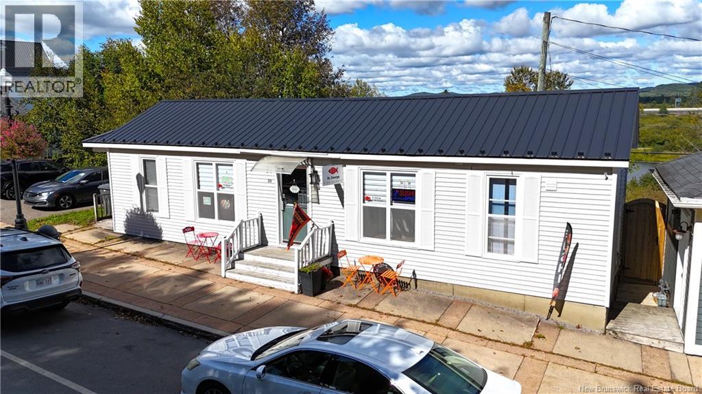 33 Main Street Property Photo 1