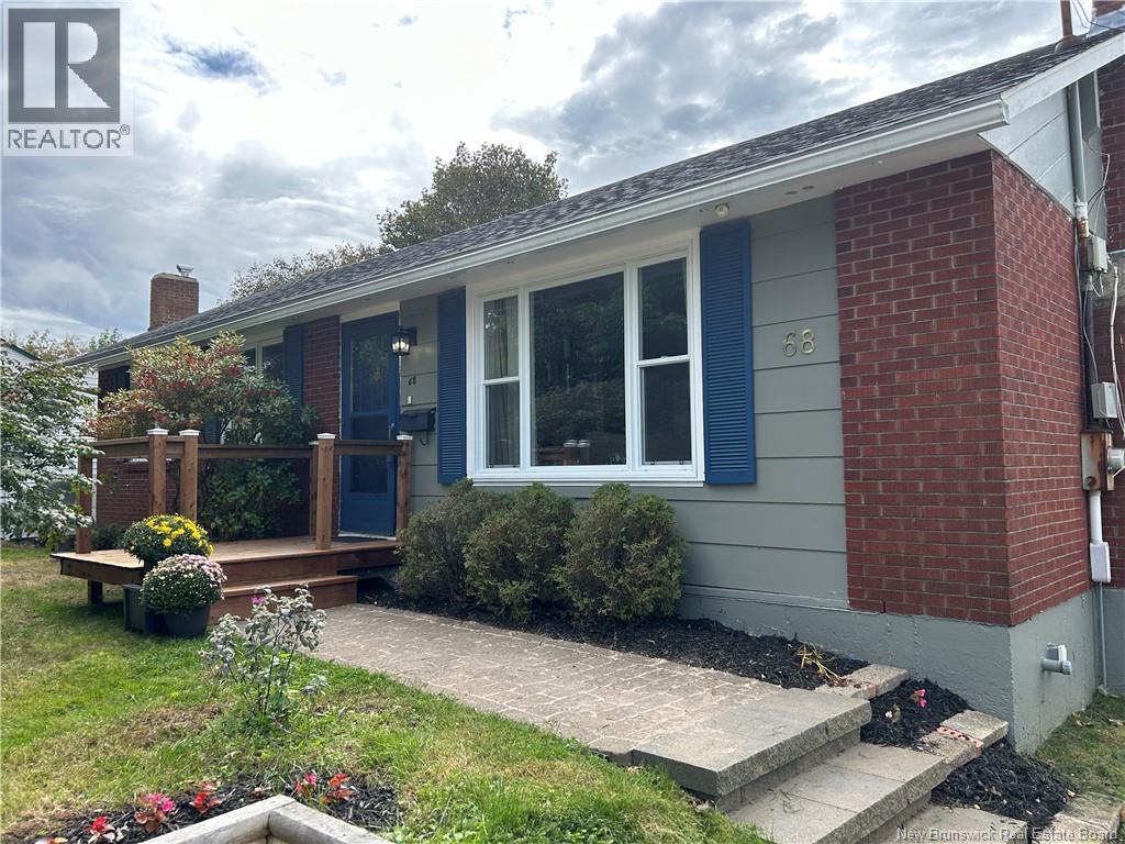 68 Champlain Drive Property Photo 2