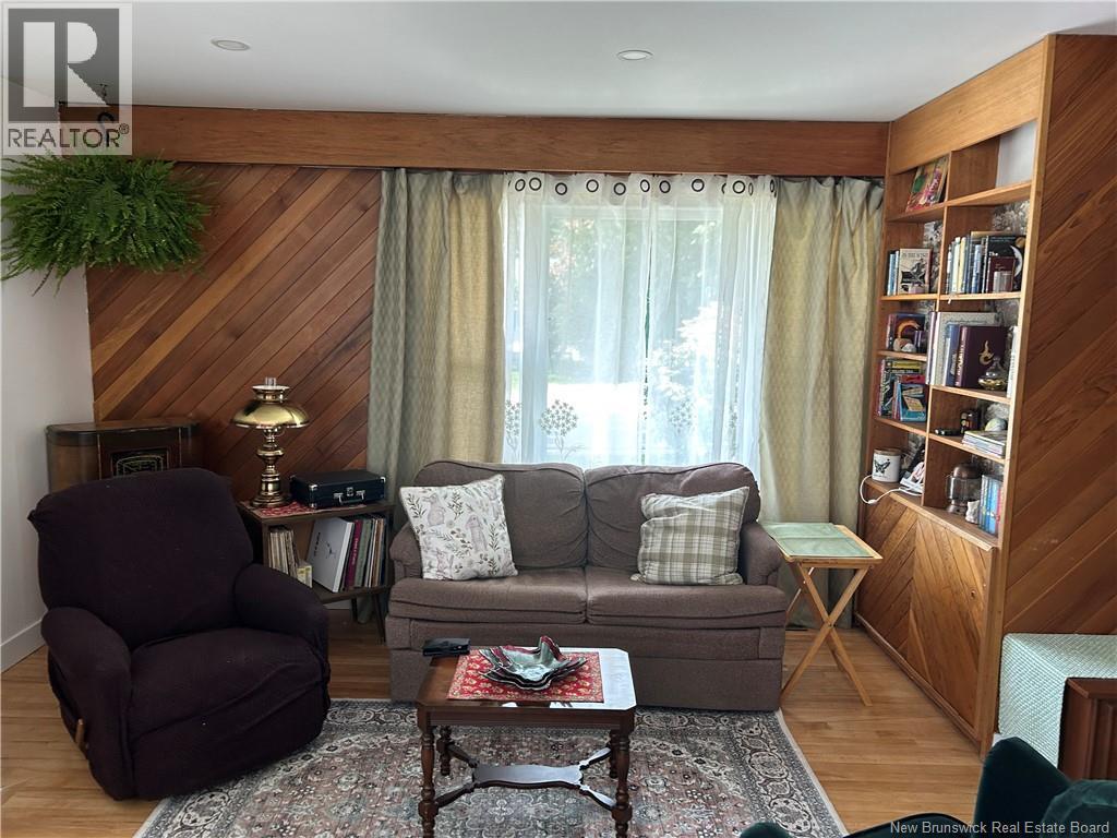 68 Champlain Drive Property Photo 4